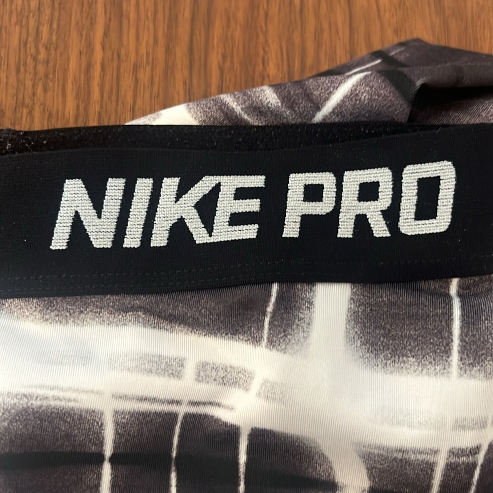 Nike Pro Dri-fit Leggings - Picture 4 of 4